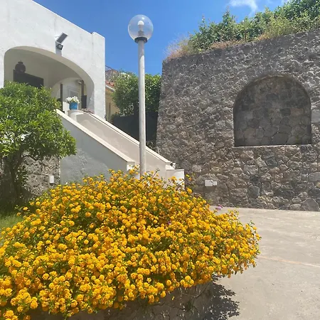 Martina Lacco Ameno (Isola d'Ischia)